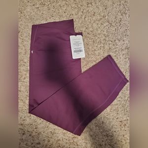 Maroon Fabletics leggings size 2x. Never worn